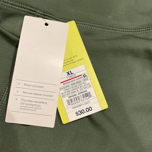 NWT All in motion fern green high rise legging with side pockets and zip pocket - Picture 5 of 5